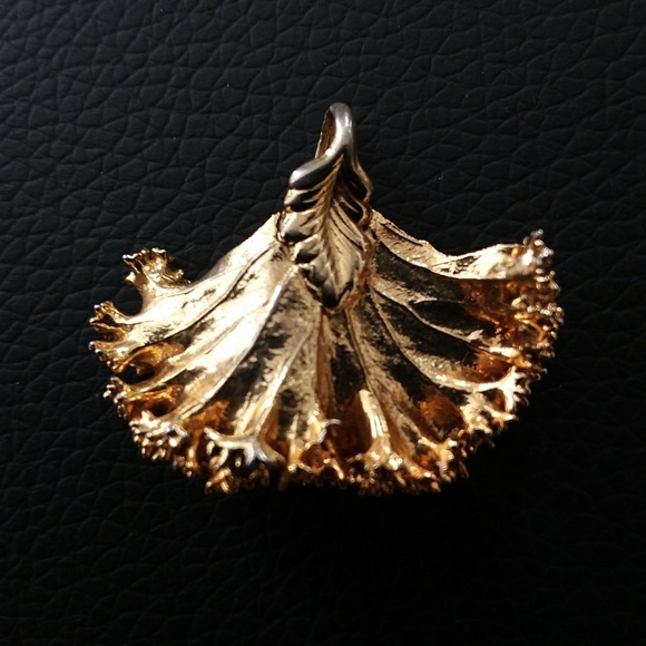 None Jewelry - 24K Gold Dipped Ginkgo Leaf Pendant
